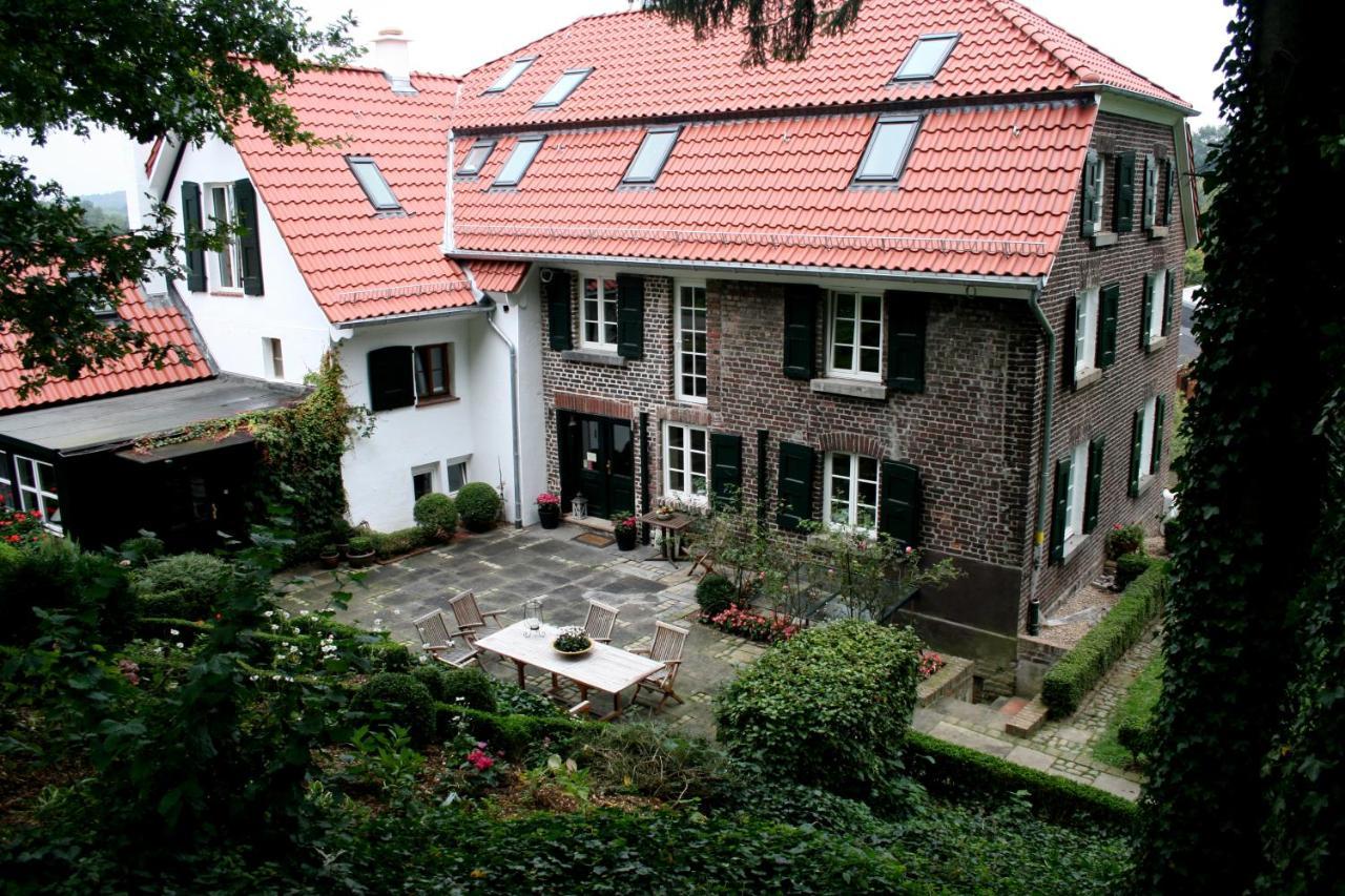 Landhaus In Idyllischer, Ruhiger Lage Und Flughafennaehe Bed & Breakfast Ratingen Exterior photo